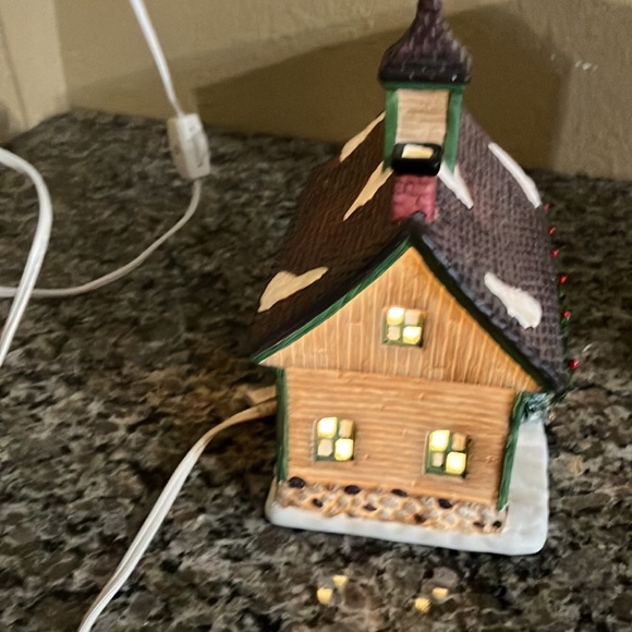 1994 CHRISTMAS VALLEY COLLECTIBLE MAPLEWOOD FARM LIGHTED BUILDING - Picture 5 of 12